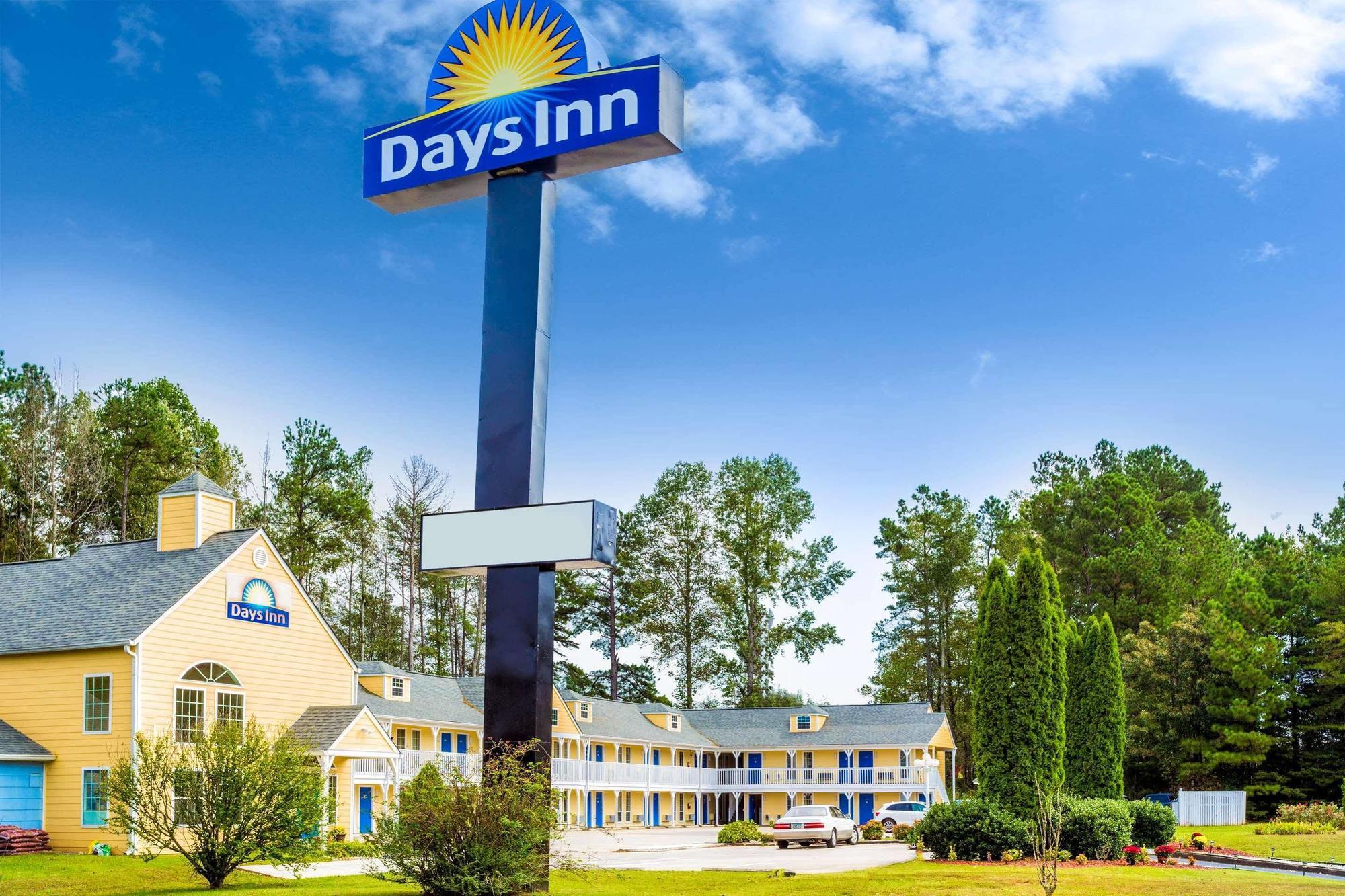 Days Inn By Wyndham Корнелия Экстерьер фото